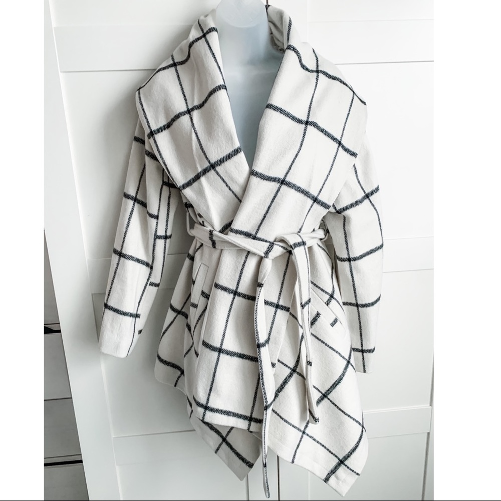 Chicwish Prairie Grid Rabato Coat (White)